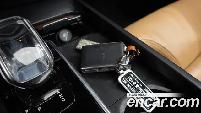 Volvo S60 2021 — ფოტო 28/36