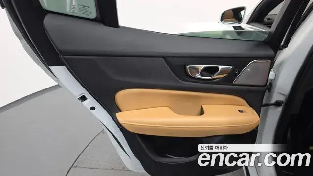 Volvo S60 2021 — ფოტო 2/36