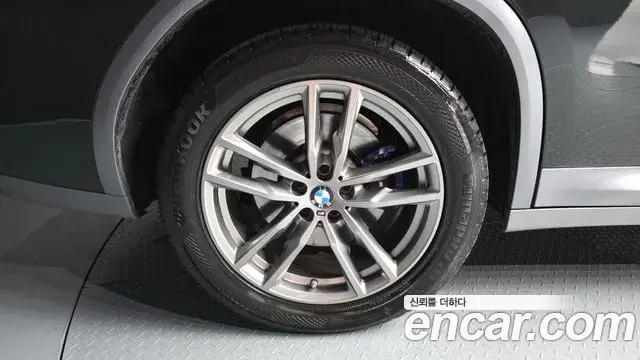 BMW X4 2021 — Şəkil 10/33