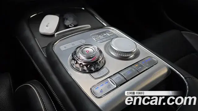 Genesis G90 2022 — ფოტო 1/32
