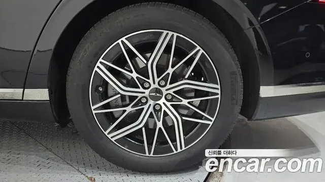 Genesis G90 2022 — ფოტო 20/32