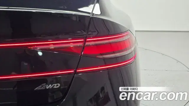 Genesis G90 2022 — ფოტო 15/32