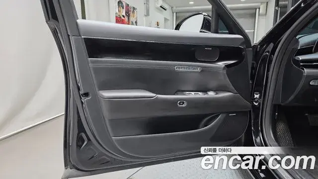 Genesis G90 2022 — ფოტო 3/32