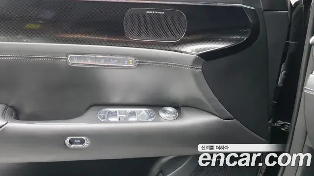 Genesis G90 2022 — ფოტო 9/32