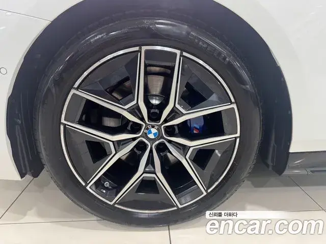 BMW 5 Series 2024 — Photo 18/19