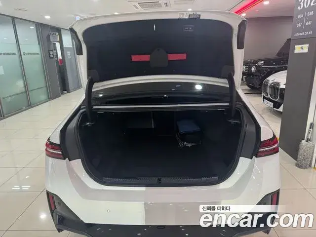 BMW 5 Series 2024 — Photo 15/19
