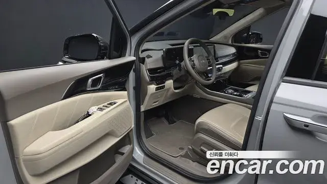 Kia Carnival 2024 — ფოტო 16/20