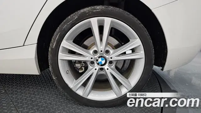 BMW 1 Series 2019 — ფოტო 14/32