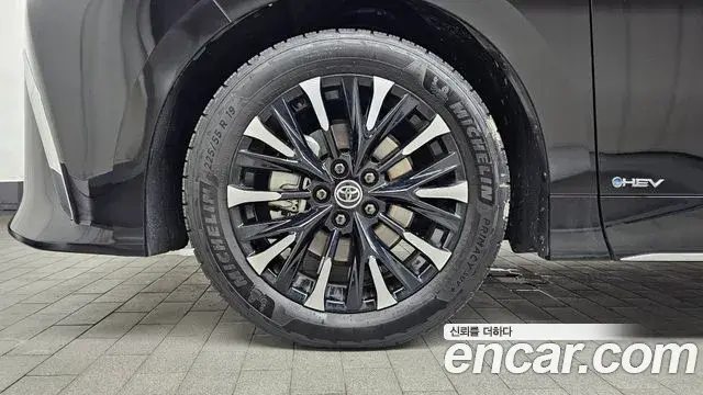 Toyota Alphard 2025 — Şəkil 34/34