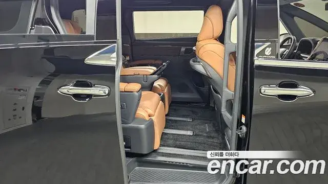 Toyota Alphard 2025 — Şəkil 2/34
