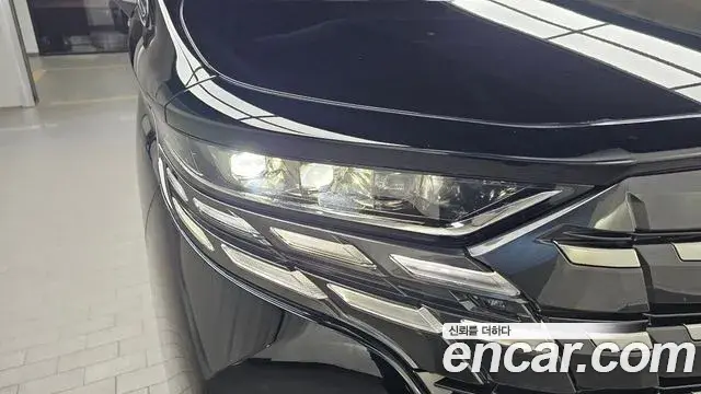 Toyota Alphard 2025 — Şəkil 15/34