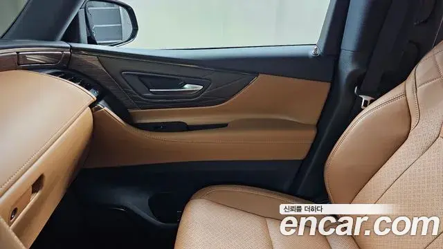 Toyota Alphard 2025 — Şəkil 26/34