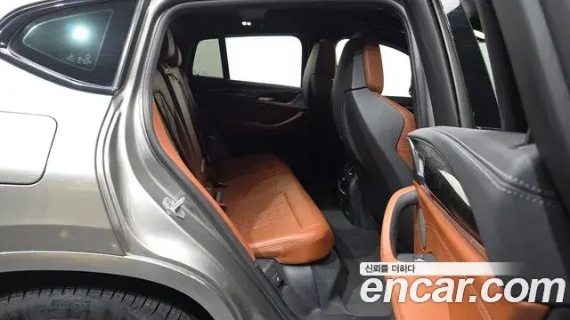 BMW X4 2021 — Photo 12/20