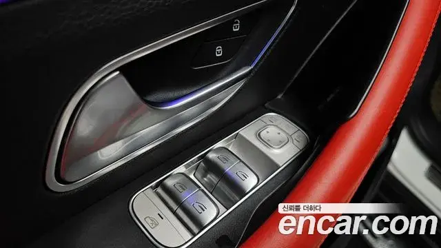 Mercedes-Benz GLE-Class 2021 — Фото 19/20
