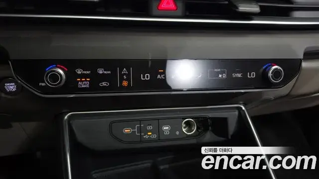 Kia Carnival 2025 — ფოტო 32/35