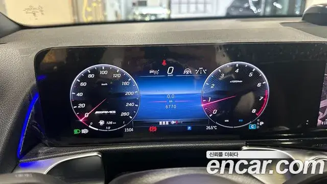 Mercedes-Benz GLB-Class 2025 — Photo 7/20
