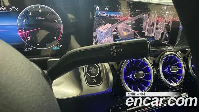 Mercedes-Benz GLB-Class 2025 — Photo 8/20