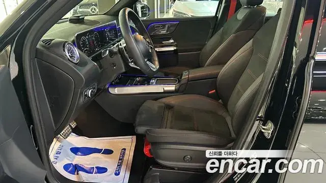 Mercedes-Benz GLB-Class 2025 — Photo 9/20