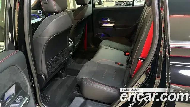 Mercedes-Benz GLB-Class 2025 — Photo 10/20