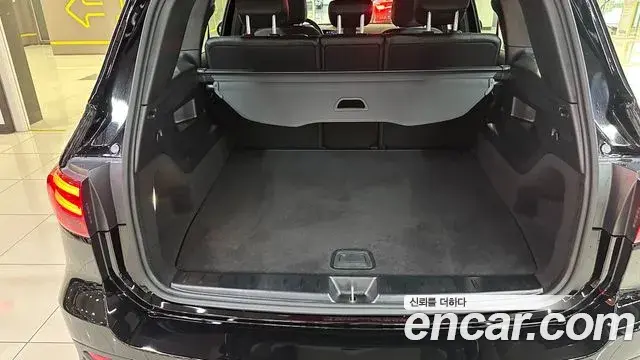 Mercedes-Benz GLB-Class 2025 — Photo 16/20