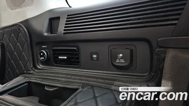 Hyundai Santa Fe 2024 — ფოტო 15/41