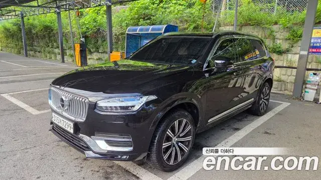 Volvo XC90 2020 — ფოტო 8/18