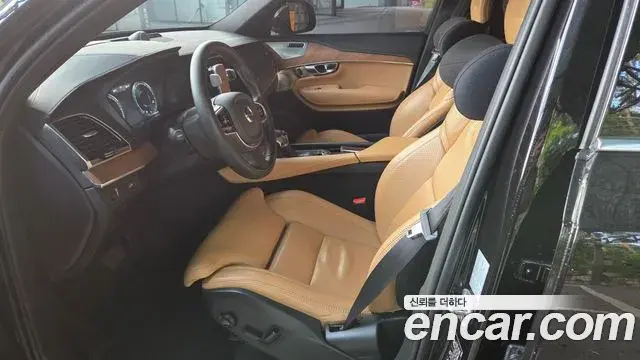 Volvo XC90 2020 — ფოტო 17/18