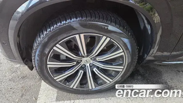Volvo XC90 2020 — ფოტო 14/18