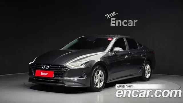 Hyundai Sonata 2019 — Фото 1/20