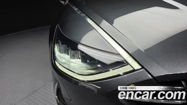 Hyundai Sonata Hybrid 2019 — Photo 2/31