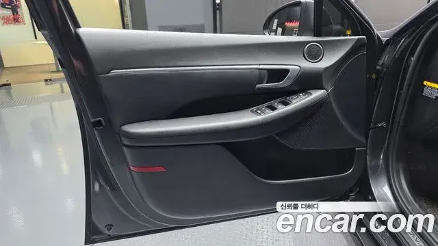 Hyundai Sonata Hybrid 2019 — Photo 5/31