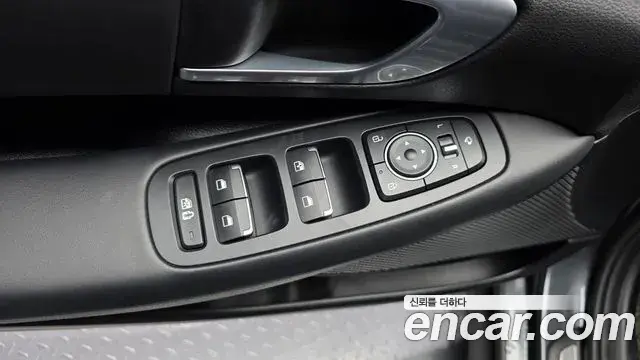 Hyundai Sonata Hybrid 2019 — Photo 26/31