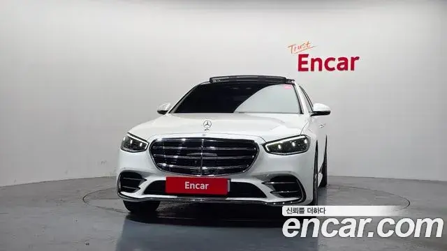 Mercedes-Benz S-Class 2022 — Photo 18/36