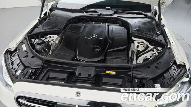 Mercedes-Benz S-Class 2022 — Photo 12/36
