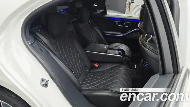 Mercedes-Benz S-Class 2022 — Photo 27/36