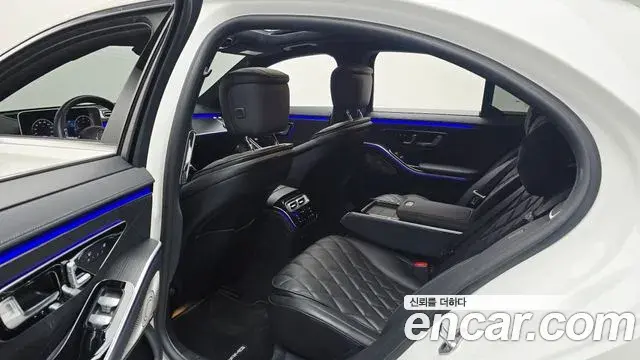 Mercedes-Benz S-Class 2022 — Photo 24/36