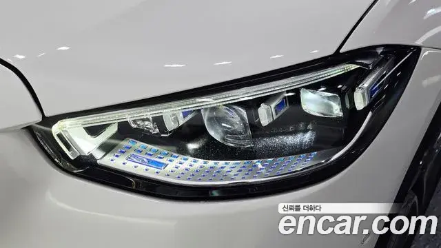 Mercedes-Benz S-Class 2022 — Photo 8/36