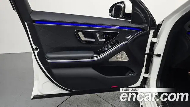 Mercedes-Benz S-Class 2022 — Photo 4/36