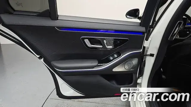 Mercedes-Benz S-Class 2022 — Photo 5/36