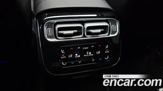Mercedes-Benz S-Class 2022 — Photo 26/36