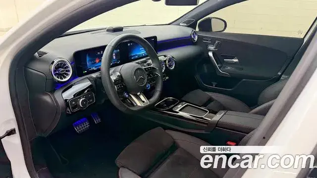 Mercedes-Benz A-Class 2025 — Photo 1/20