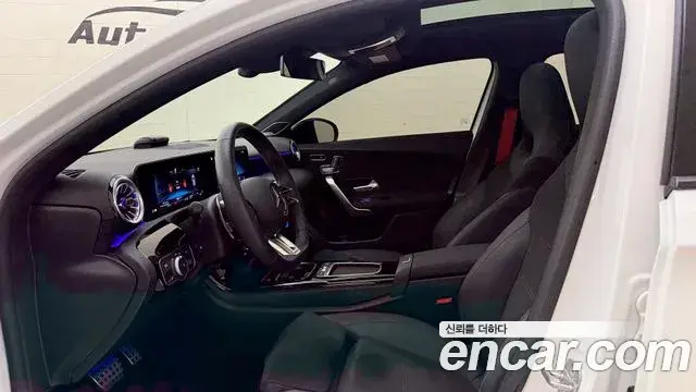 Mercedes-Benz A-Class 2025 — Photo 8/20