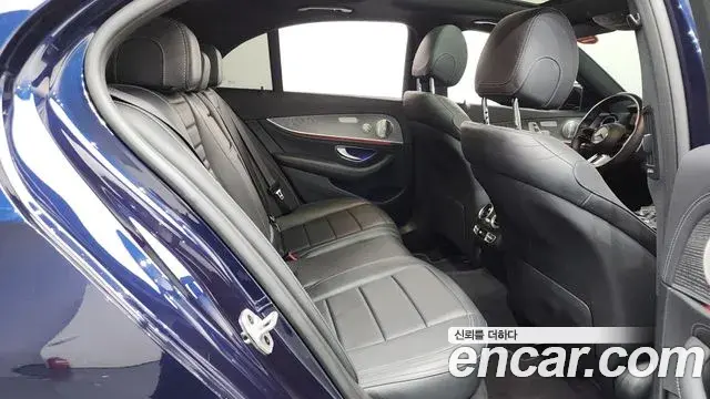 Mercedes-Benz E-Class 2021 — Şəkil 31/36