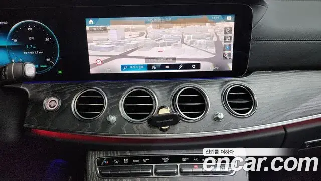 Mercedes-Benz E-Class 2021 — Şəkil 26/36