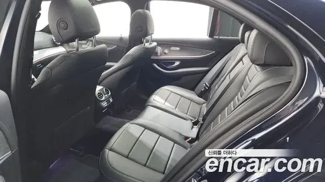 Mercedes-Benz E-Class 2021 — Şəkil 15/36