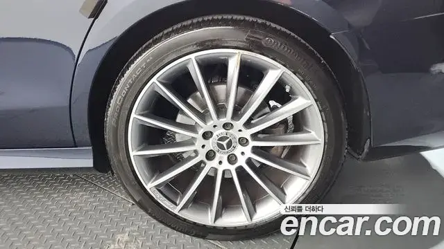 Mercedes-Benz E-Class 2021 — Şəkil 13/36