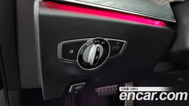 Mercedes-Benz E-Class 2021 — Şəkil 21/36