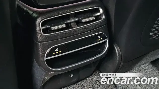 Genesis GV70 2022 — Şəkil 28/35