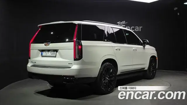 Cadillac Escalade 2024 — ფოტო 26/35