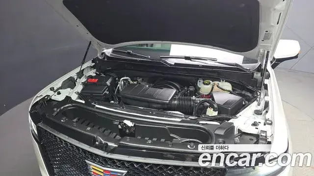 Cadillac Escalade 2024 — ფოტო 32/35